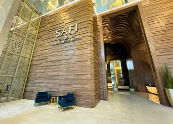 Safi Royal Luxury Metropolitan hotel thumbnail 3