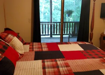 Snyder's Knob Bed and Breakfast hotel thumbnail 4