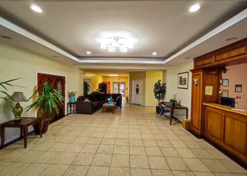 Clover Inn & Suites hotel thumbnail 7