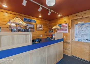 Willamette Pass Inn hotel thumbnail 3