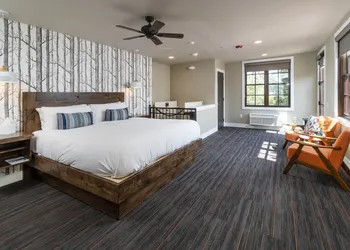 Ski Inn Taphouse Hotel hotel thumbnail 8