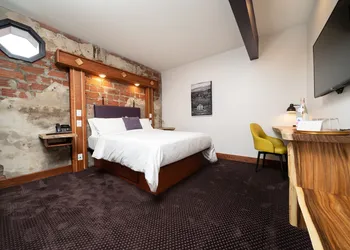 The Horton Hotel and Rooftop Lounge hotel thumbnail 4