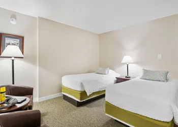 Top Floor Standard Suite Bay View hotel thumbnail 4