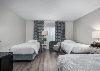 First Floor Standard Deluxe King hotel thumbnail 3
