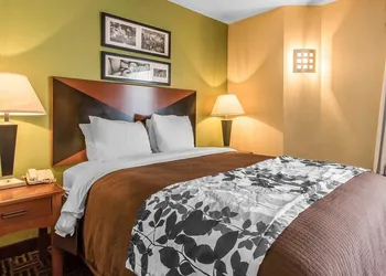 The Douillet by Demeure Hotels hotel thumbnail 3