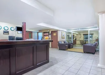 Gold Circle Inn hotel thumbnail 2
