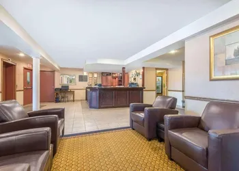Gold Circle Inn hotel thumbnail 3