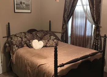 Armour's Hotel hotel thumbnail 8