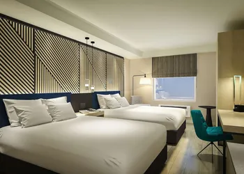 Bloom Mississauga, Tapestry Collection by Hilton hotel thumbnail 5