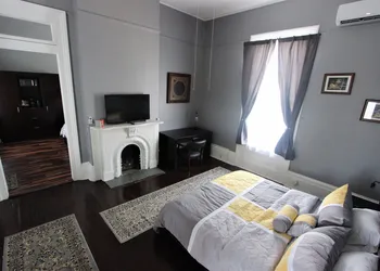 The George Manor hotel thumbnail 6