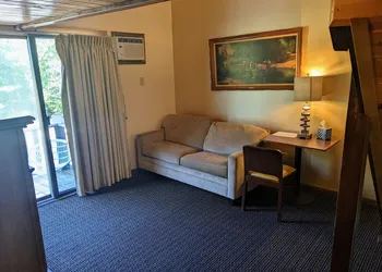 Melour Resort hotel thumbnail 4