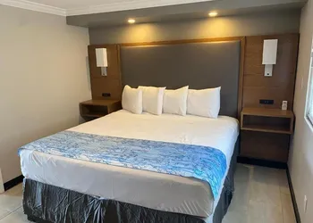 Coastal Sands Inn hotel thumbnail 6