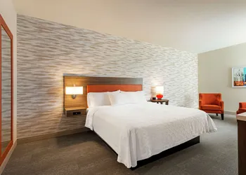 Home2 Suites By Hilton Minneapolis University Area hotel thumbnail 8