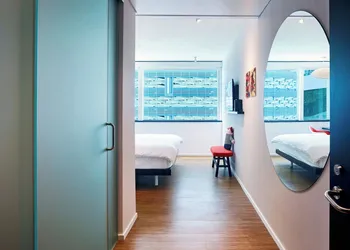 citizenM Miami Brickell hotel thumbnail 8