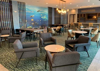 La Quinta Inn & Suites by Wyndham Galveston North at I-45 hotel thumbnail 2