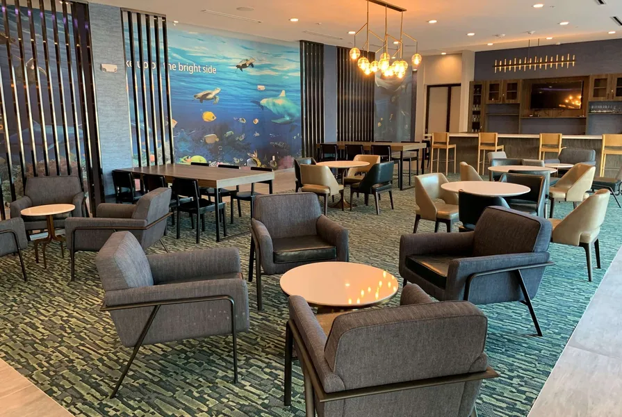 La Quinta Inn & Suites by Wyndham Galveston North at I-45 hotel detail image 2
