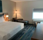 La Quinta Inn & Suites by Wyndham Galveston North at I-45 hotel detail image 7