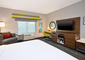 Hampton Inn By Hilton Paris hotel thumbnail 4