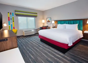 Hampton Inn By Hilton Paris hotel thumbnail 5