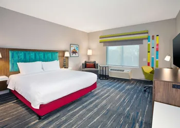 Hampton Inn By Hilton Paris hotel thumbnail 8