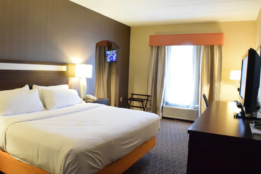 Holiday Inn Express Hotel & Suites Watertown-Thousand Island by IHG hotel detail image 6