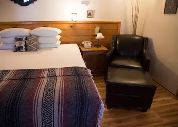 Sleepy Forest Cottages hotel thumbnail 5
