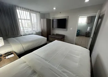 MainStay Suites Bronx - Belmont hotel thumbnail 2