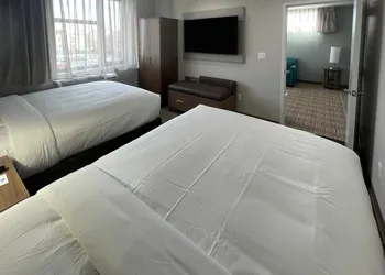 MainStay Suites Bronx - Belmont hotel thumbnail 5