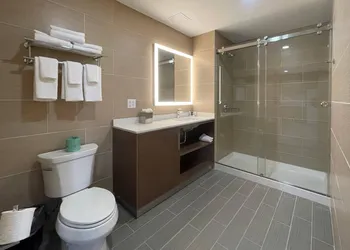 MainStay Suites Bronx - Belmont hotel thumbnail 7