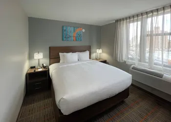 MainStay Suites Bronx - Belmont hotel thumbnail 8