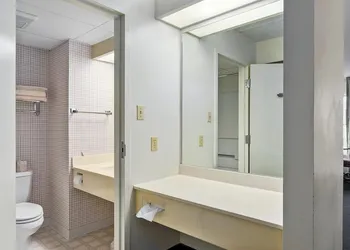 Top Floor Standard Deluxe hotel thumbnail 6