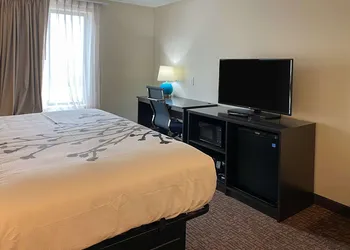 Sleep Inn & Suites - Coliseum Area hotel thumbnail 5