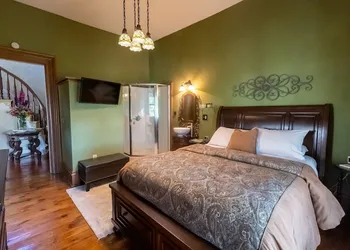 Braywood Inn hotel thumbnail 2