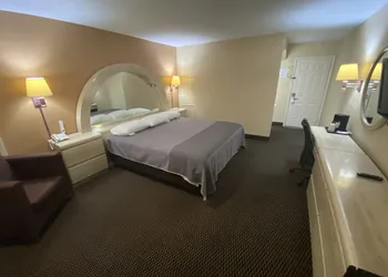 Apple Tree Inn Tyler Lindale hotel thumbnail 3