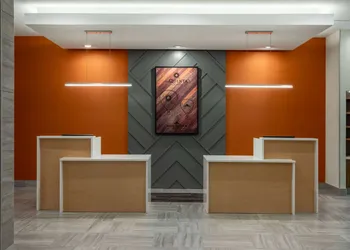 La Quinta Inn & Suites By Wyndham Pflugerville hotel thumbnail 4