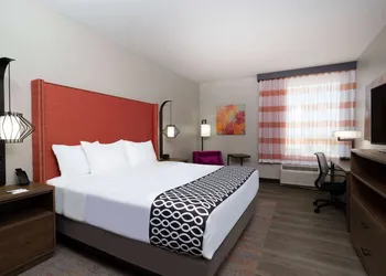 La Quinta Inn & Suites By Wyndham Pflugerville hotel thumbnail 6
