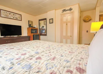 Sunflower Motel Hiawatha By OYO hotel thumbnail 8