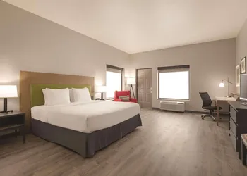 Country Inn & Suites by Radisson, RJ Stadium - Tampa Airport East hotel thumbnail 6