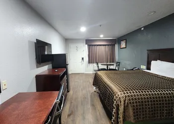 Express Inn Hobby hotel thumbnail 6