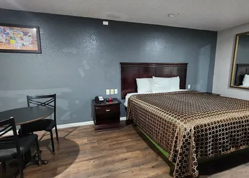 Express Inn Hobby hotel thumbnail 7