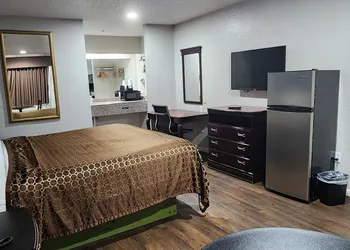 Express Inn Hobby hotel thumbnail 8