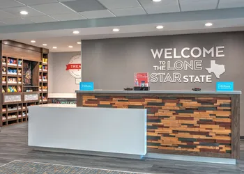 Hampton Inn & Suites Port Lavaca hotel thumbnail 4