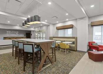 Hampton Inn By Hilton Cornwall hotel thumbnail 2