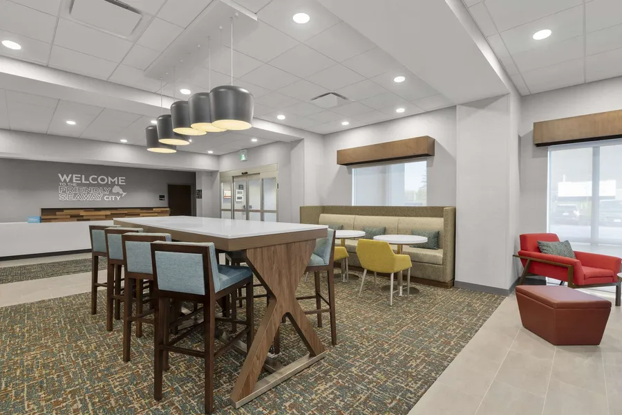 Hampton Inn By Hilton Cornwall hotel detail image 2