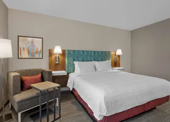 Hampton Inn By Hilton Cornwall hotel thumbnail 4