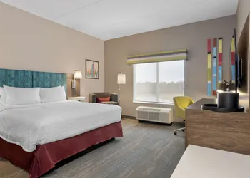 Hampton Inn By Hilton Cornwall hotel thumbnail 5