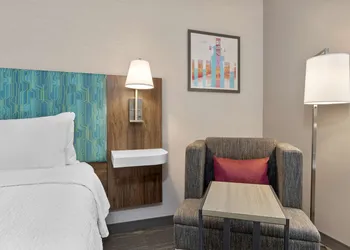 Hampton Inn By Hilton Cornwall hotel thumbnail 6