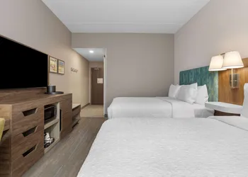 Hampton Inn By Hilton Cornwall hotel thumbnail 8