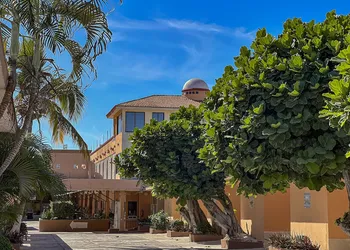 Hotel Oasis hotel thumbnail 2