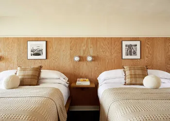 Bluebird Dennisport hotel thumbnail 6